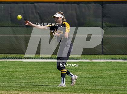 Thumbnail 1 in Floyd Central @ Avon photogallery.