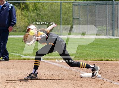 Thumbnail 1 in Floyd Central @ Avon photogallery.
