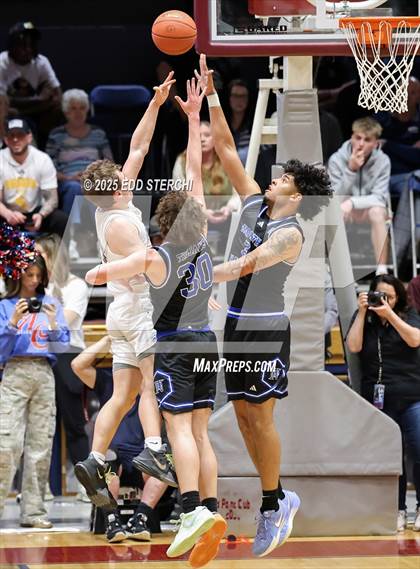 Thumbnail 1 in Adair County vs. North Hardin (KHSAA 5th Region Tournament) photogallery.