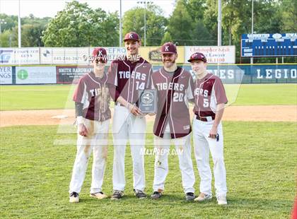 Thumbnail 1 in Kingston vs. Pine Bush (Section 9 Class AA Championship) photogallery.