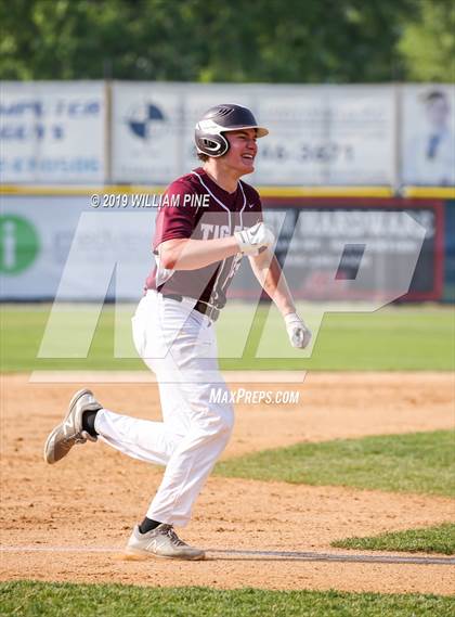 Thumbnail 2 in Kingston vs. Pine Bush (Section 9 Class AA Championship) photogallery.