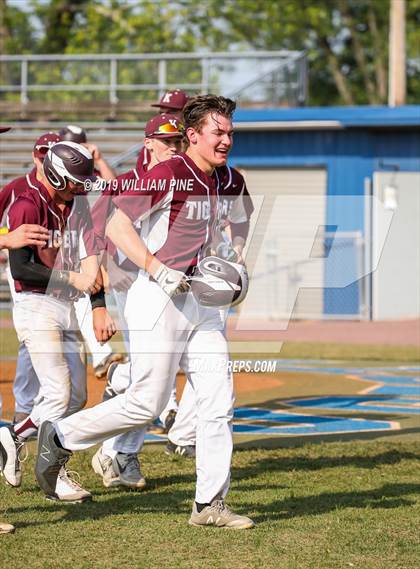 Thumbnail 3 in Kingston vs. Pine Bush (Section 9 Class AA Championship) photogallery.