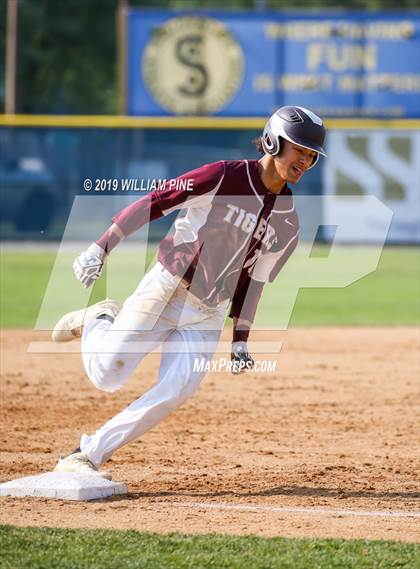 Thumbnail 2 in Kingston vs. Pine Bush (Section 9 Class AA Championship) photogallery.