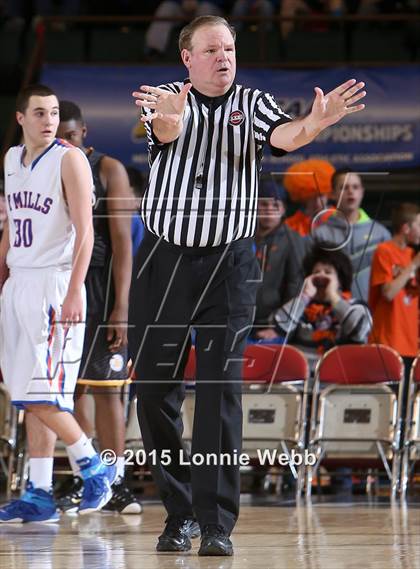 Thumbnail 3 in Bridgehampton vs New York Mills (NYSPHSAA Class D Final) photogallery.