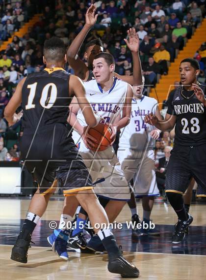 Thumbnail 2 in Bridgehampton vs New York Mills (NYSPHSAA Class D Final) photogallery.