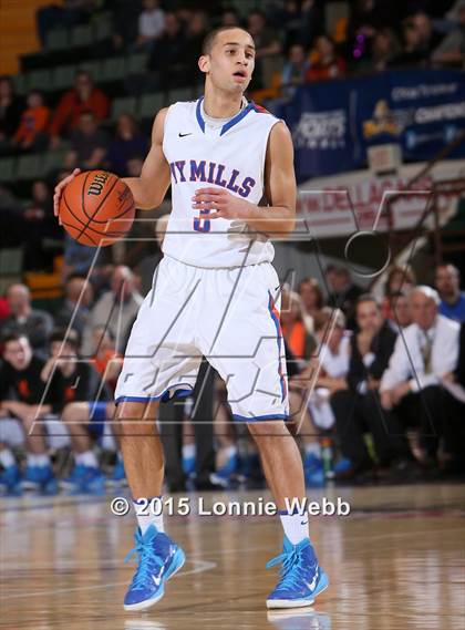 Thumbnail 3 in Bridgehampton vs New York Mills (NYSPHSAA Class D Final) photogallery.