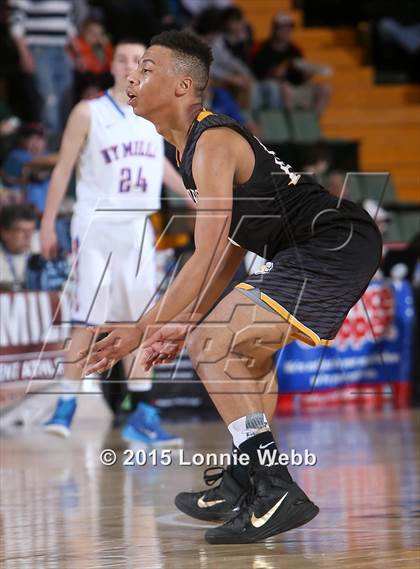Thumbnail 3 in Bridgehampton vs New York Mills (NYSPHSAA Class D Final) photogallery.