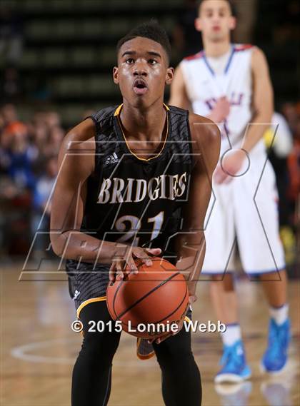 Thumbnail 2 in Bridgehampton vs New York Mills (NYSPHSAA Class D Final) photogallery.