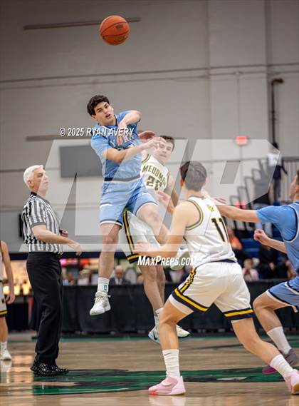 Thumbnail 3 in York vs Medomak Valley (MPA Class B South Finals) photogallery.