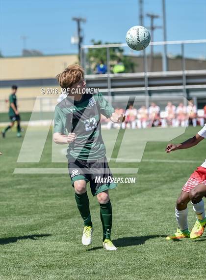 Thumbnail 3 in Lee [Robert E.] vs Reagan [Ronald] (Class 6A Region 4 Final) photogallery.