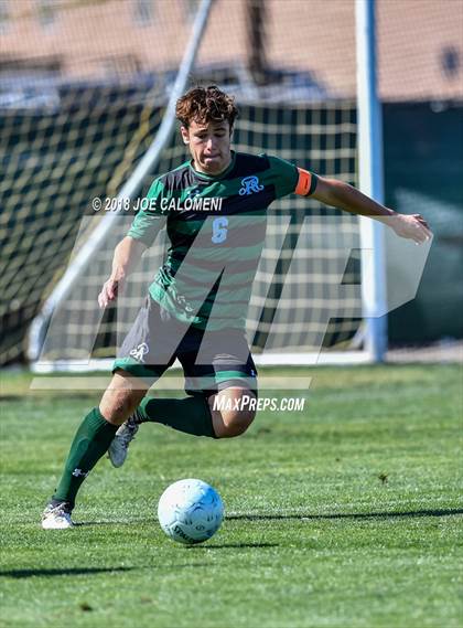 Thumbnail 1 in Lee [Robert E.] vs Reagan [Ronald] (Class 6A Region 4 Final) photogallery.