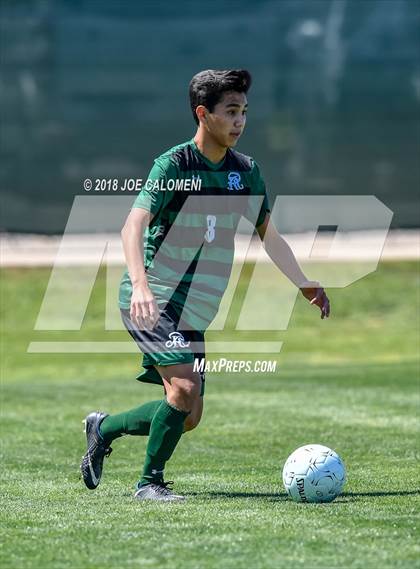 Thumbnail 3 in Lee [Robert E.] vs Reagan [Ronald] (Class 6A Region 4 Final) photogallery.