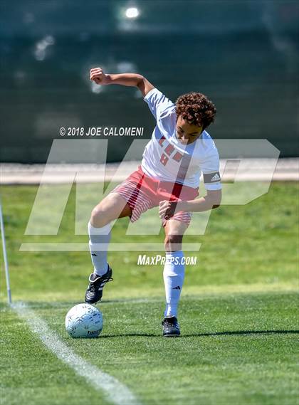 Thumbnail 3 in Lee [Robert E.] vs Reagan [Ronald] (Class 6A Region 4 Final) photogallery.
