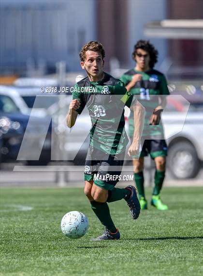 Thumbnail 3 in Lee [Robert E.] vs Reagan [Ronald] (Class 6A Region 4 Final) photogallery.