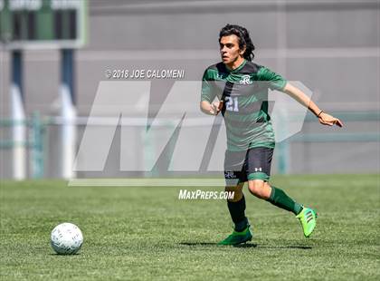 Thumbnail 1 in Lee [Robert E.] vs Reagan [Ronald] (Class 6A Region 4 Final) photogallery.