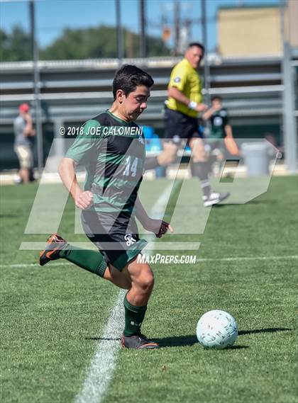 Thumbnail 3 in Lee [Robert E.] vs Reagan [Ronald] (Class 6A Region 4 Final) photogallery.