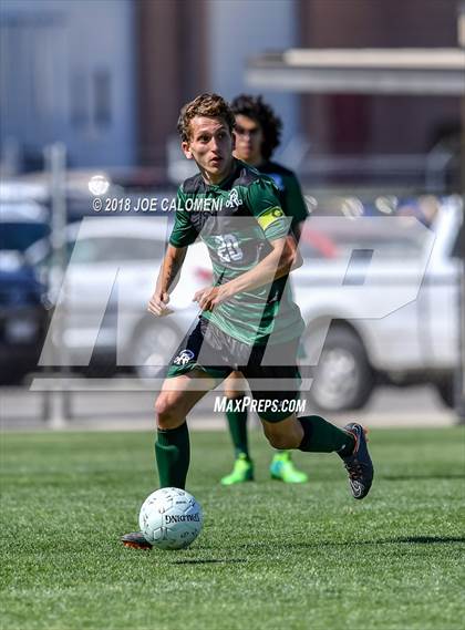 Thumbnail 2 in Lee [Robert E.] vs Reagan [Ronald] (Class 6A Region 4 Final) photogallery.