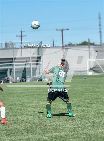 Thumbnail 3 in Lee [Robert E.] vs Reagan [Ronald] (Class 6A Region 4 Final) photogallery.