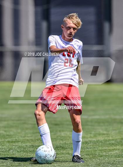 Thumbnail 3 in Lee [Robert E.] vs Reagan [Ronald] (Class 6A Region 4 Final) photogallery.
