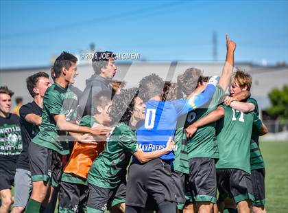 Thumbnail 1 in Lee [Robert E.] vs Reagan [Ronald] (Class 6A Region 4 Final) photogallery.