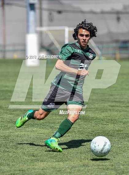 Thumbnail 3 in Lee [Robert E.] vs Reagan [Ronald] (Class 6A Region 4 Final) photogallery.