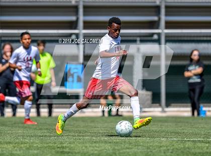Thumbnail 2 in Lee [Robert E.] vs Reagan [Ronald] (Class 6A Region 4 Final) photogallery.