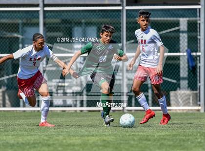 Thumbnail 3 in Lee [Robert E.] vs Reagan [Ronald] (Class 6A Region 4 Final) photogallery.