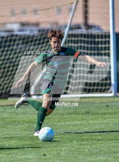 Thumbnail 3 in Lee [Robert E.] vs Reagan [Ronald] (Class 6A Region 4 Final) photogallery.