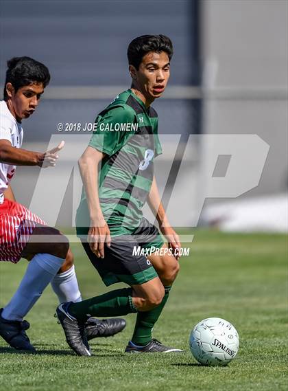 Thumbnail 2 in Lee [Robert E.] vs Reagan [Ronald] (Class 6A Region 4 Final) photogallery.
