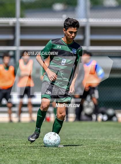 Thumbnail 2 in Lee [Robert E.] vs Reagan [Ronald] (Class 6A Region 4 Final) photogallery.