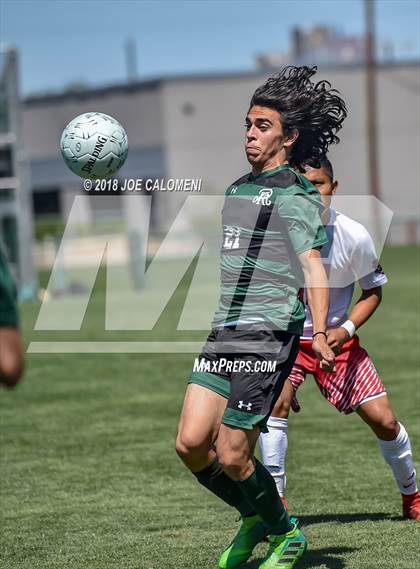 Thumbnail 1 in Lee [Robert E.] vs Reagan [Ronald] (Class 6A Region 4 Final) photogallery.