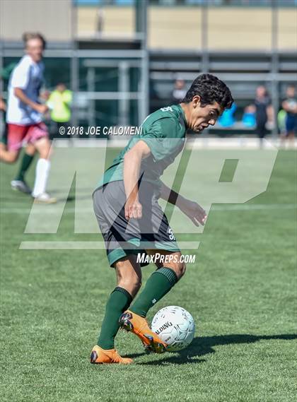 Thumbnail 3 in Lee [Robert E.] vs Reagan [Ronald] (Class 6A Region 4 Final) photogallery.