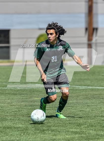 Thumbnail 1 in Lee [Robert E.] vs Reagan [Ronald] (Class 6A Region 4 Final) photogallery.