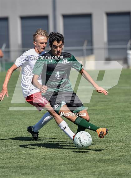 Thumbnail 3 in Lee [Robert E.] vs Reagan [Ronald] (Class 6A Region 4 Final) photogallery.