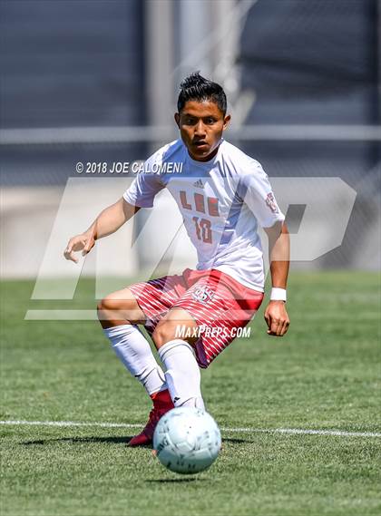 Thumbnail 2 in Lee [Robert E.] vs Reagan [Ronald] (Class 6A Region 4 Final) photogallery.