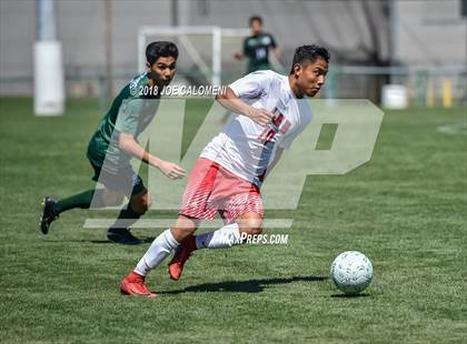 Thumbnail 3 in Lee [Robert E.] vs Reagan [Ronald] (Class 6A Region 4 Final) photogallery.