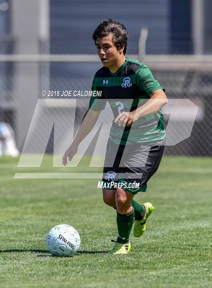 Thumbnail 1 in Lee [Robert E.] vs Reagan [Ronald] (Class 6A Region 4 Final) photogallery.
