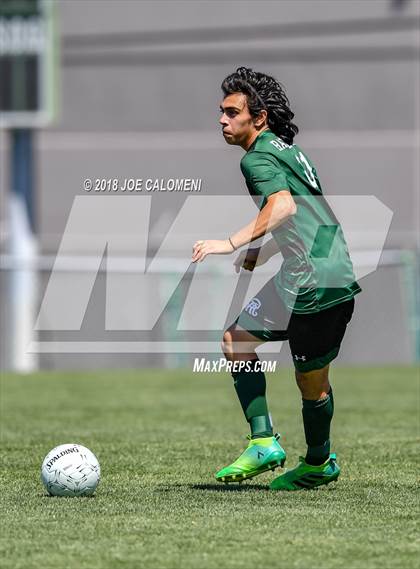 Thumbnail 2 in Lee [Robert E.] vs Reagan [Ronald] (Class 6A Region 4 Final) photogallery.