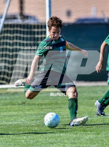 Thumbnail 3 in Lee [Robert E.] vs Reagan [Ronald] (Class 6A Region 4 Final) photogallery.