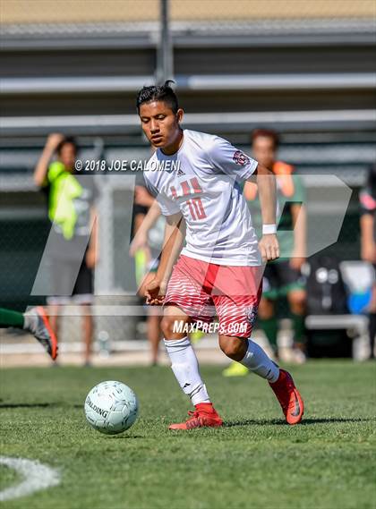 Thumbnail 3 in Lee [Robert E.] vs Reagan [Ronald] (Class 6A Region 4 Final) photogallery.