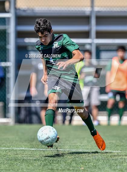 Thumbnail 2 in Lee [Robert E.] vs Reagan [Ronald] (Class 6A Region 4 Final) photogallery.