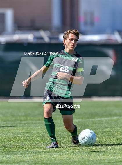 Thumbnail 2 in Lee [Robert E.] vs Reagan [Ronald] (Class 6A Region 4 Final) photogallery.