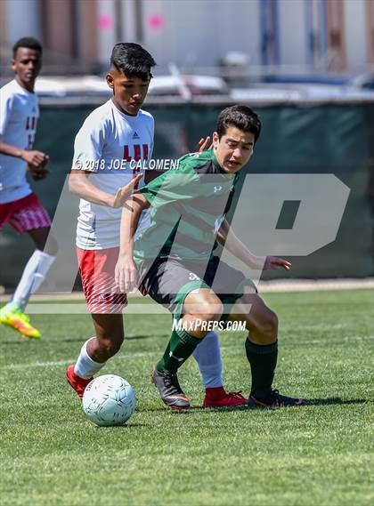 Thumbnail 2 in Lee [Robert E.] vs Reagan [Ronald] (Class 6A Region 4 Final) photogallery.