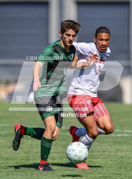 Thumbnail 3 in Lee [Robert E.] vs Reagan [Ronald] (Class 6A Region 4 Final) photogallery.