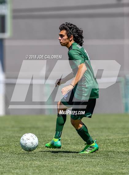 Thumbnail 1 in Lee [Robert E.] vs Reagan [Ronald] (Class 6A Region 4 Final) photogallery.