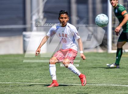 Thumbnail 3 in Lee [Robert E.] vs Reagan [Ronald] (Class 6A Region 4 Final) photogallery.