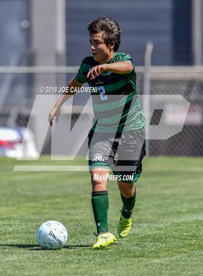 Thumbnail 2 in Lee [Robert E.] vs Reagan [Ronald] (Class 6A Region 4 Final) photogallery.