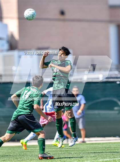 Thumbnail 2 in Lee [Robert E.] vs Reagan [Ronald] (Class 6A Region 4 Final) photogallery.
