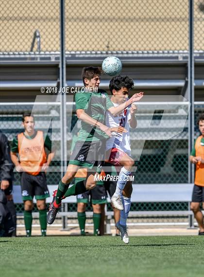 Thumbnail 3 in Lee [Robert E.] vs Reagan [Ronald] (Class 6A Region 4 Final) photogallery.