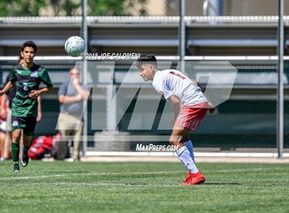 Thumbnail 3 in Lee [Robert E.] vs Reagan [Ronald] (Class 6A Region 4 Final) photogallery.